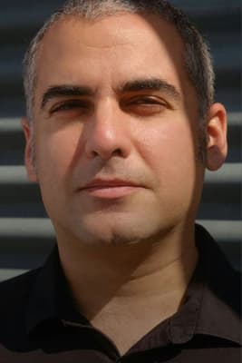 آرا خاکینیان